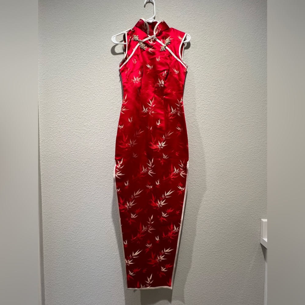 Red flowery Chinese Dress